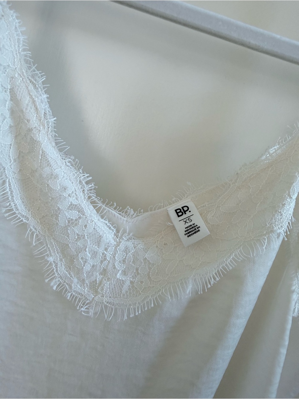 Women's White Lace-Trim Satin Cami Top - Picture 2 of 2